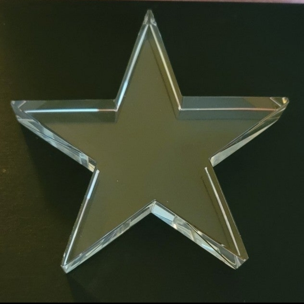 Crystal Glass Star Paperweight & Gift Box - Picture 3 of 7